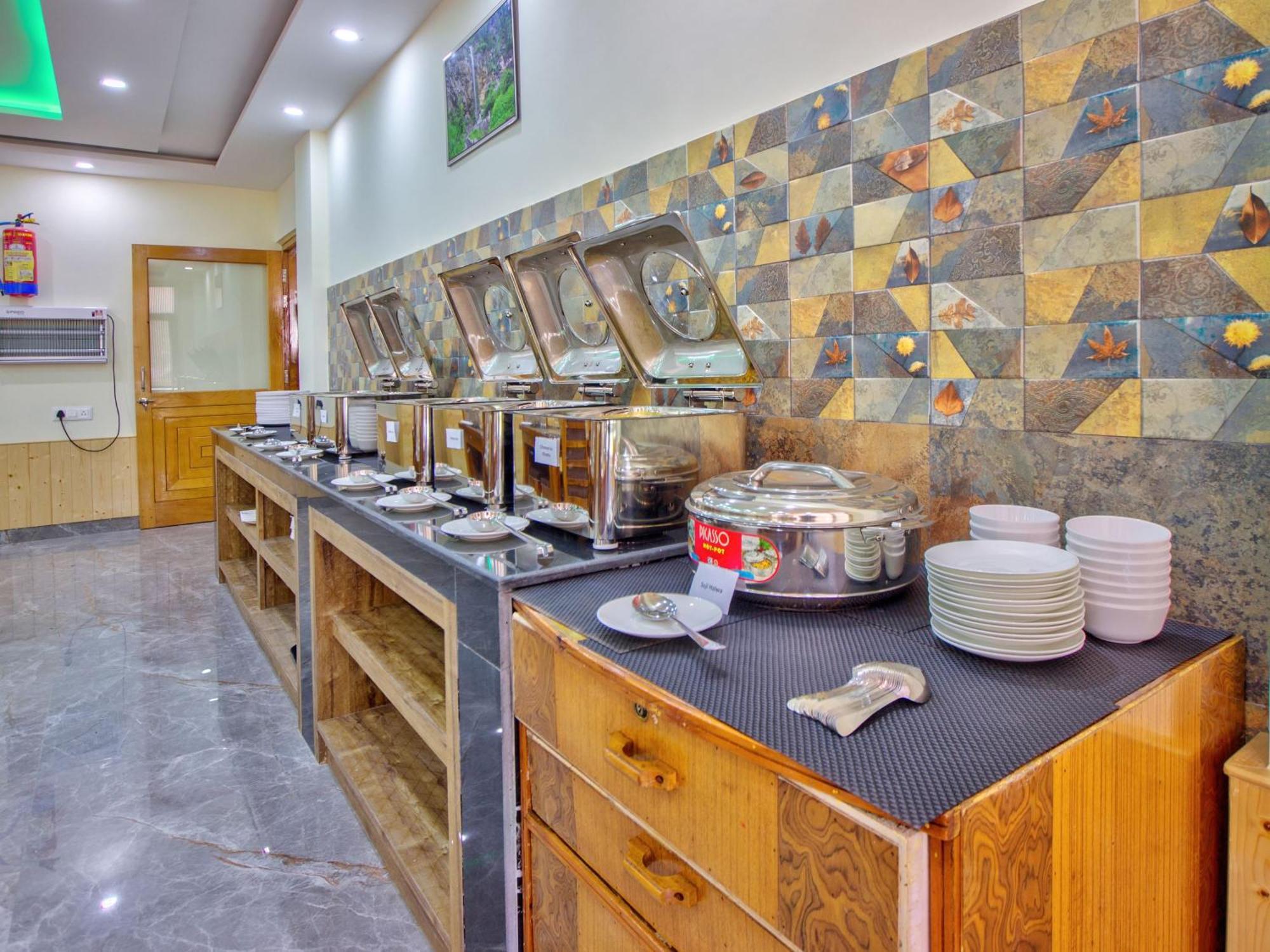 Swastik Grand Manali Hotel Exterior photo