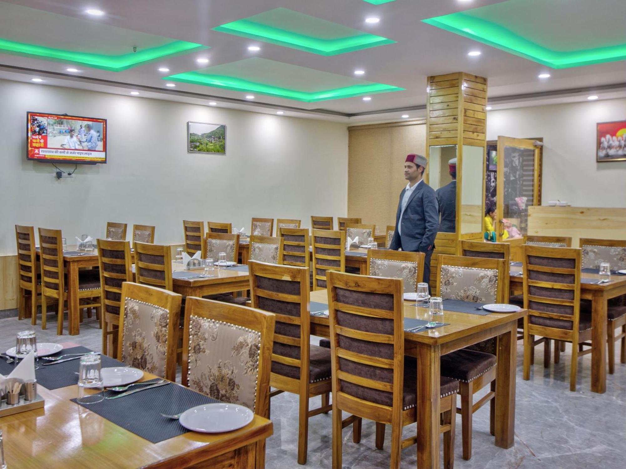 Swastik Grand Manali Hotel Exterior photo