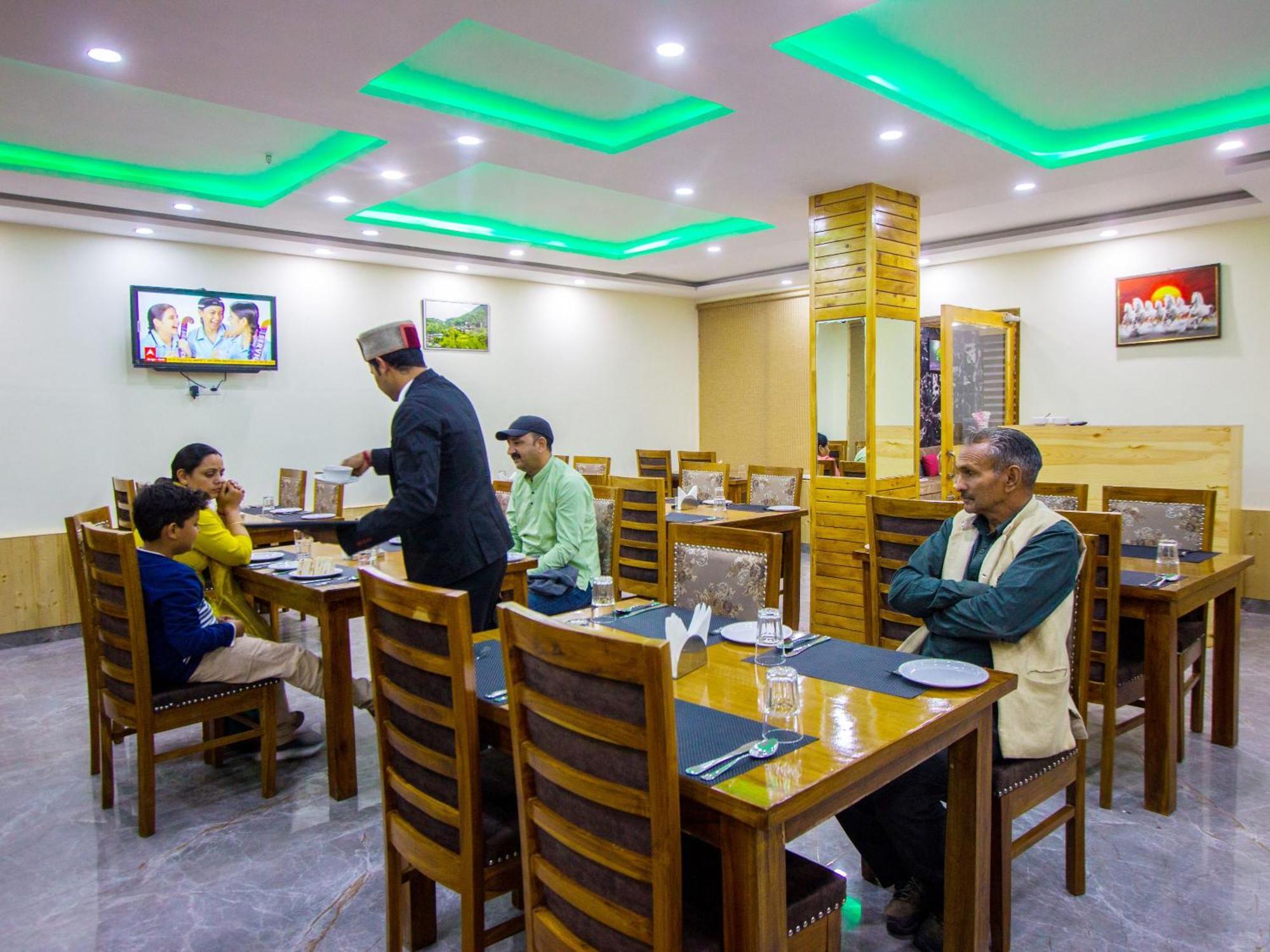 Swastik Grand Manali Hotel Exterior photo