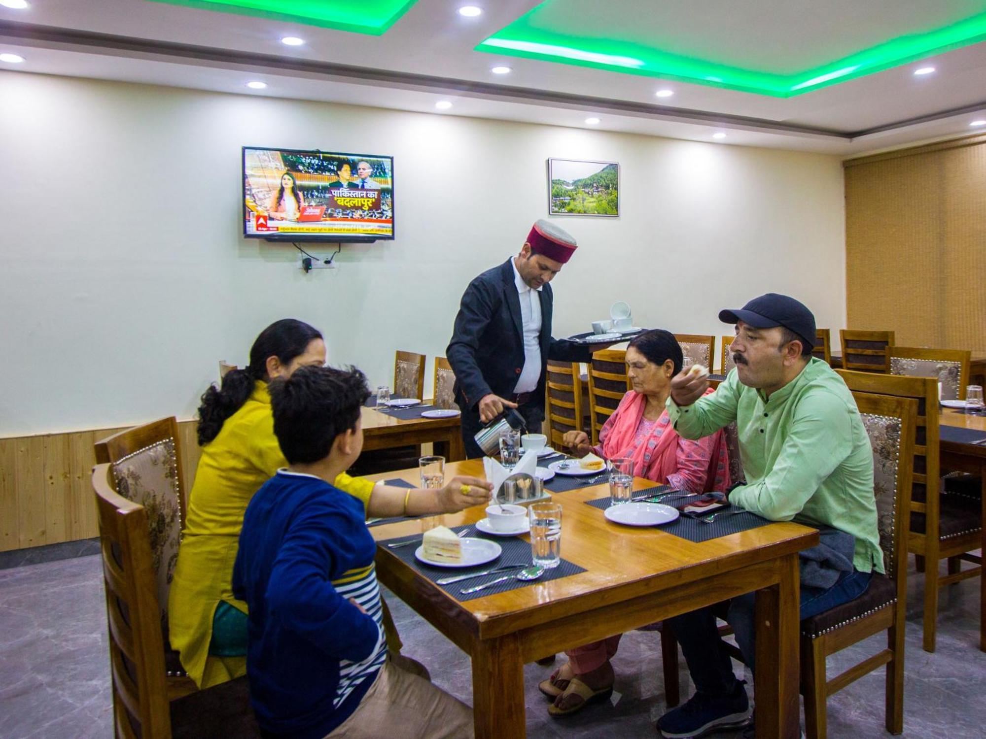 Swastik Grand Manali Hotel Exterior photo