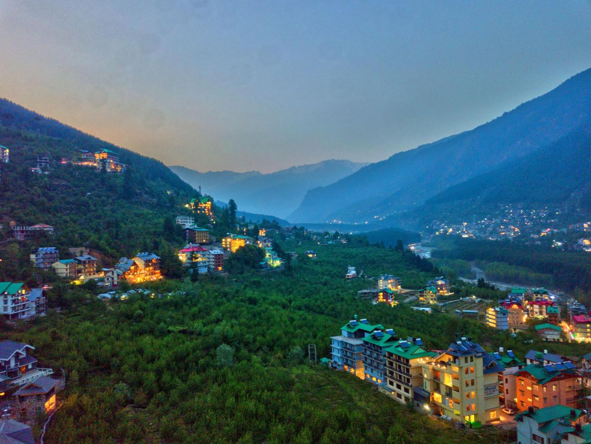 Swastik Grand Manali Hotel Exterior photo
